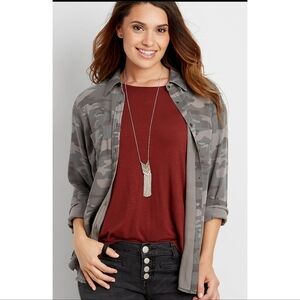 Maurices Camo Print Button Down Top Green Size 14